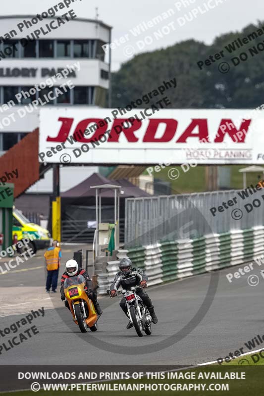 Vintage motorcycle club;eventdigitalimages;mallory park;mallory park trackday photographs;no limits trackdays;peter wileman photography;trackday digital images;trackday photos;vmcc festival 1000 bikes photographs